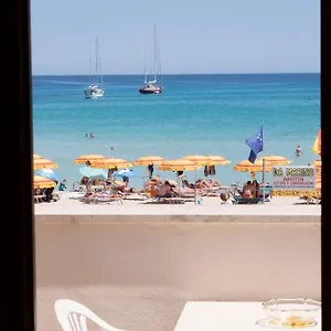  Appartamento Coryna 4 Posti Letto Sul Mare Italia